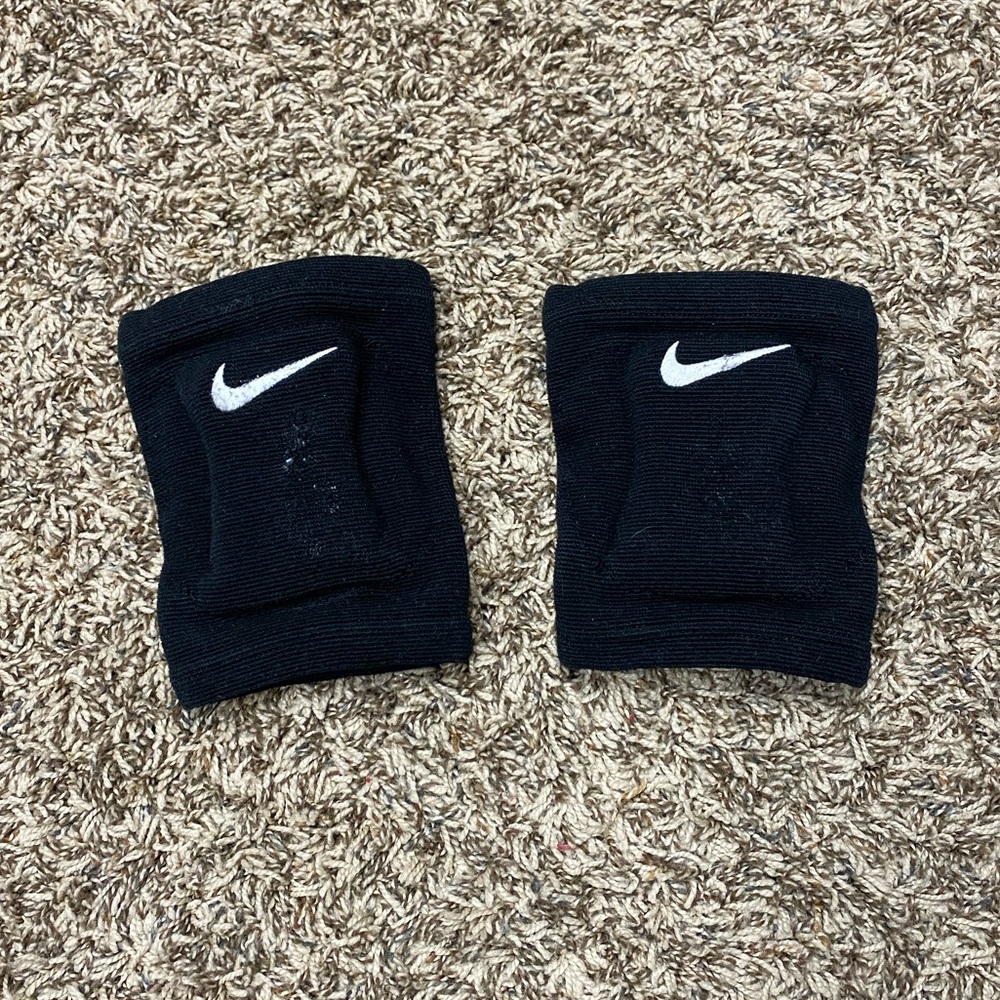 Nike Black volleyball knee pads